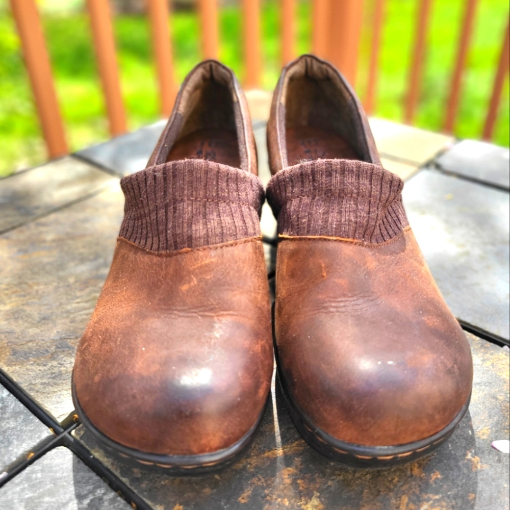 boc Brown Leather Mules with Ribbed Collar
